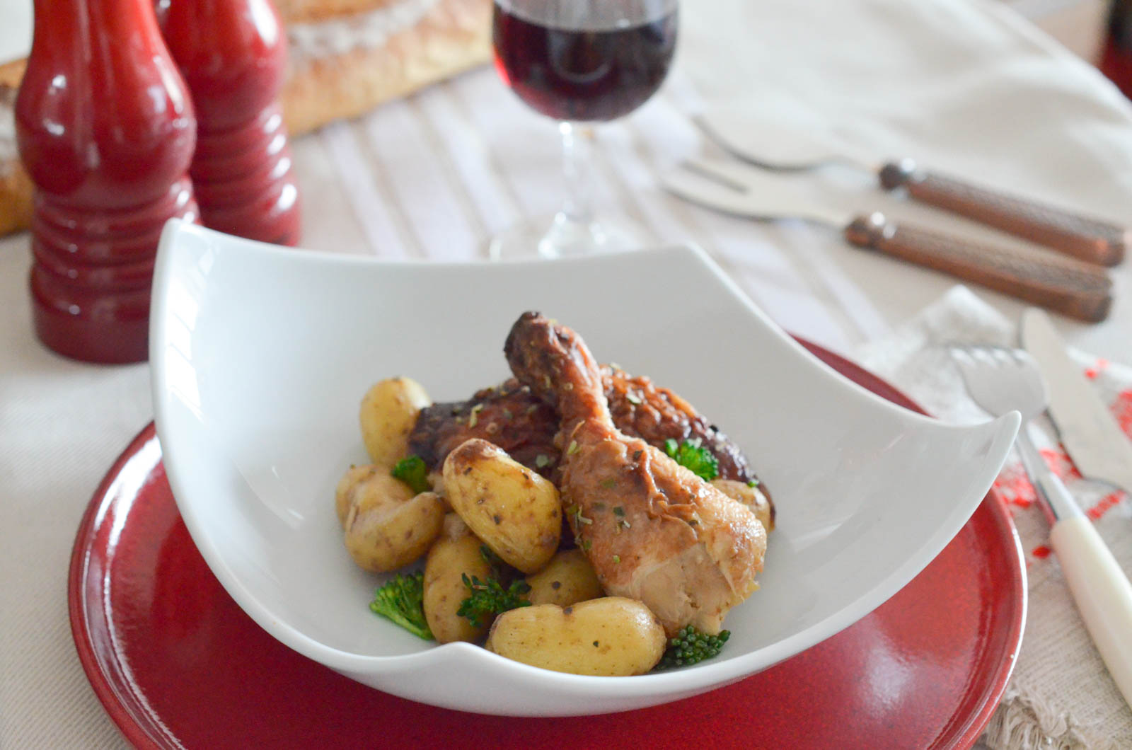 Poulet Rôti Herbes Provence Pommes Grenailles (4 Sur 5) Poulet Rôti Herbes Provence Pommes Grenailles (4 Sur 5)