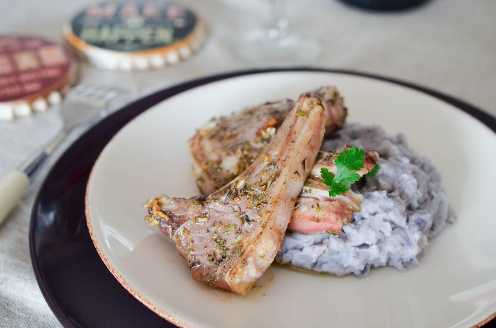 Cotelettes Agneau Herbes Purée Vitelottes (6 Sur 6) Cotelettes Agneau Herbes Purée Vitelottes (6 Sur 6)