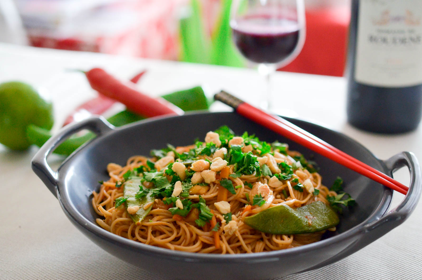 Pad Thaï Végétarien (8 Sur 9) Pad Thaï Végétarien (8 Sur 9)