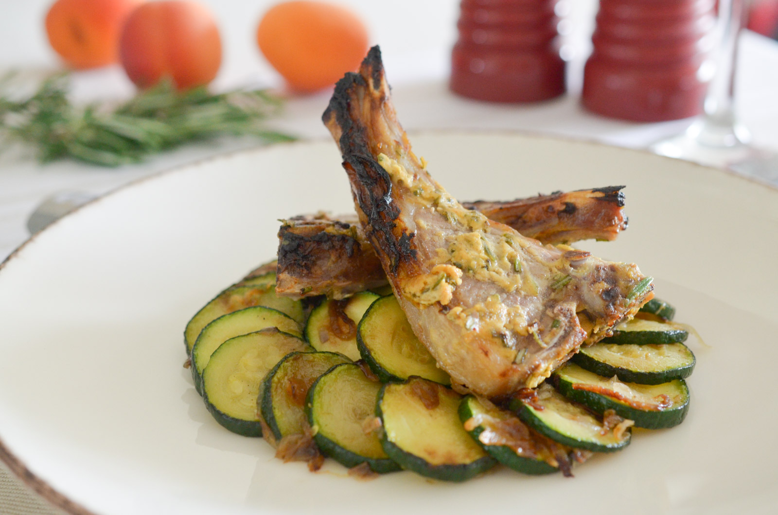 Cotelettes Agneau Miel Romarin Moutarde Courgettes (5 Sur 6) Cotelettes Agneau Miel Romarin Moutarde Courgettes (5 Sur 6)