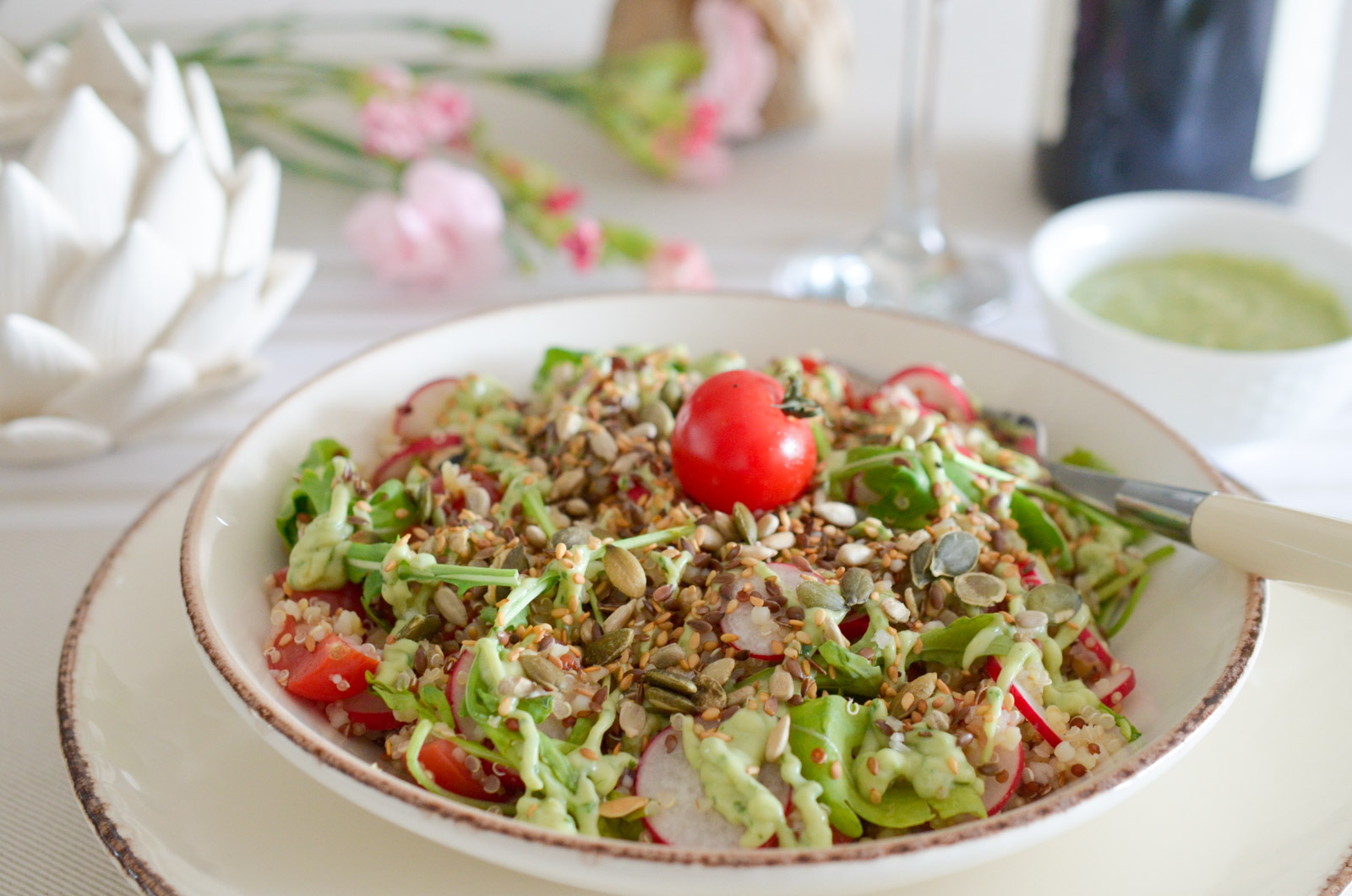 Salade Quinoa Legumes Croquants Sauce Avocat Yaourt 7 Sur 8 Salade Quinoa Legumes Croquants Sauce Avocat Yaourt 7 Sur 8