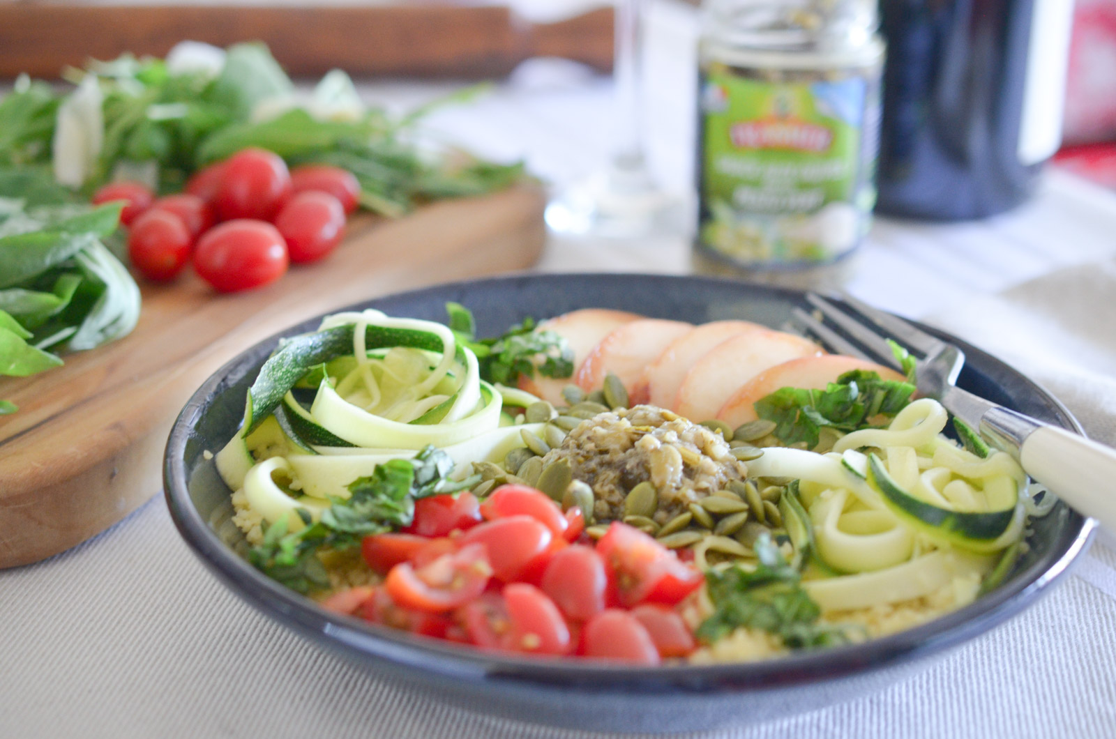 Buddha Bowl Semoule Peche Basilic Courgettes 8 Sur 8 Buddha Bowl Semoule Peche Basilic Courgettes 8 Sur 8