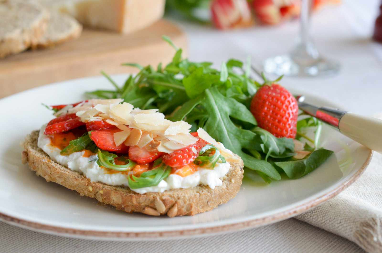 Crostini Pesto Fraises Ricotta (6 Sur 9) Crostini Pesto Fraises Ricotta (6 Sur 9)